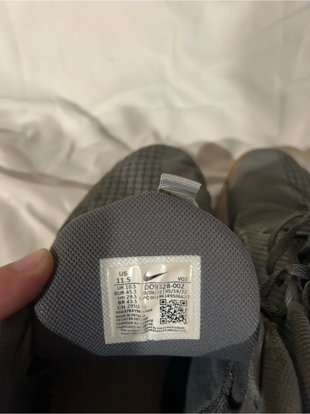 Nike Metcon 8 Shoes ‘Smoke Grey/Gum’ (Size 11.5)